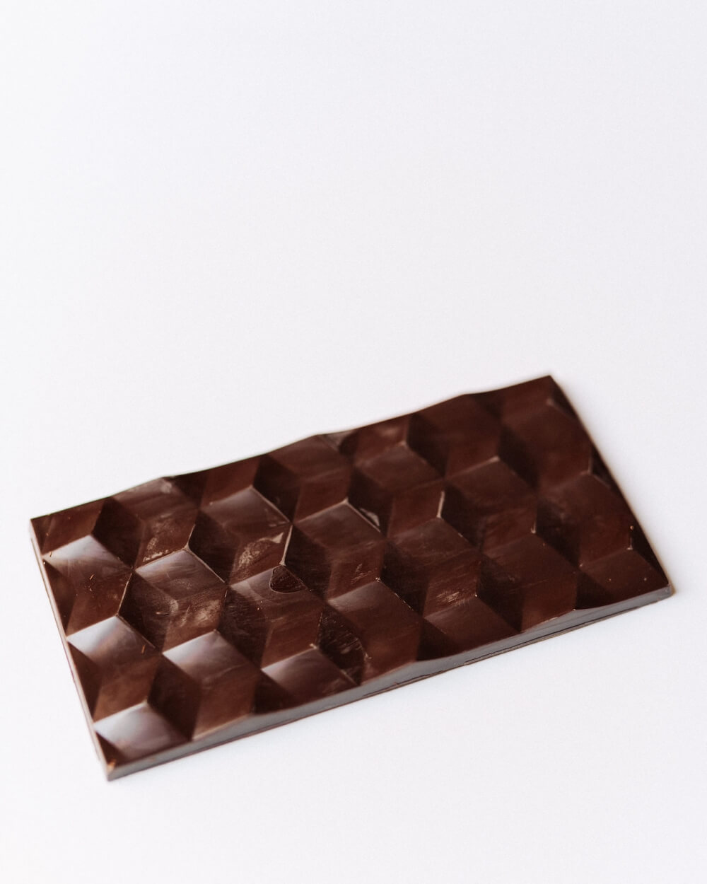 Tabletă ciocolată neagră cu caramel